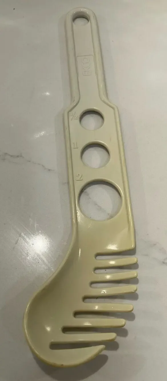 Vintage EKCO Pasta Spaghetti Server Measure 12” Spoon Fork Strainer Ivory